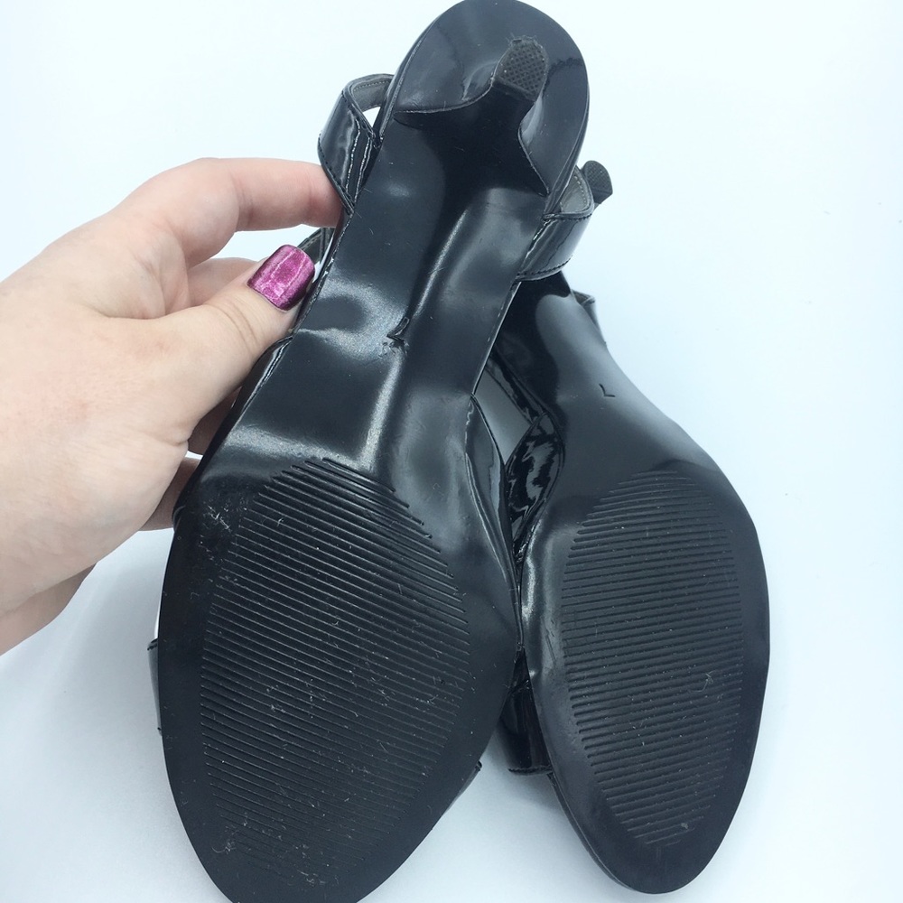 Heels - Picture 3 of 3
